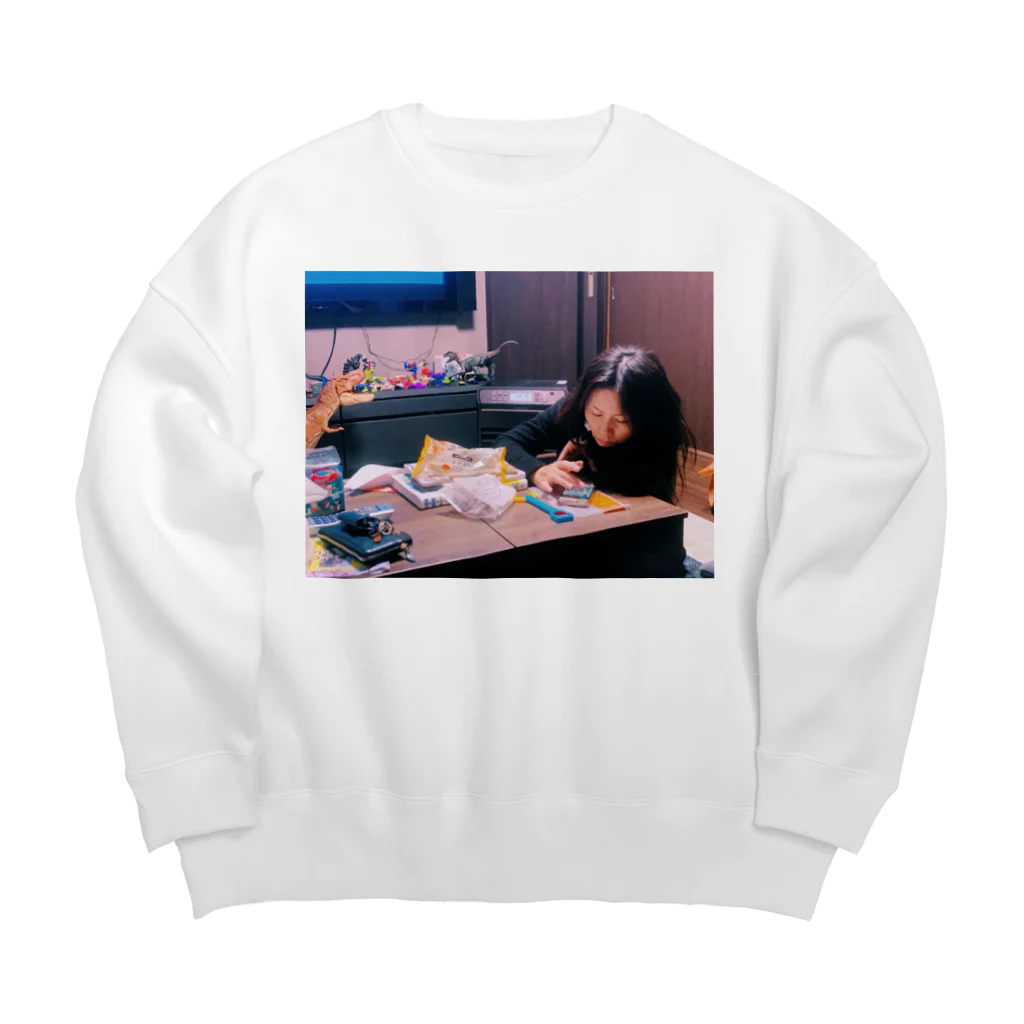 カガワの親友母 Big Crew Neck Sweatshirt