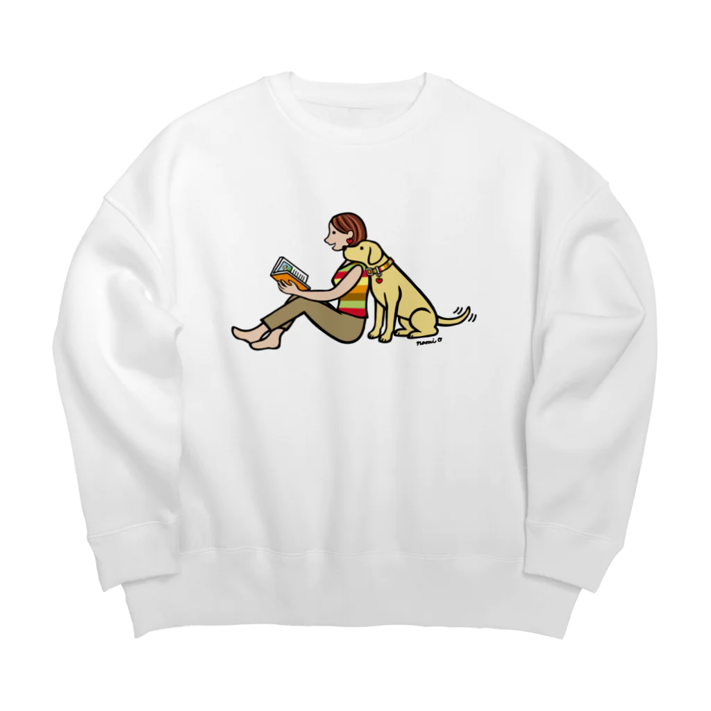 ハッピー・ラブラドールズのイエローラブラドールとママの読書の時間 Big Crew Neck Sweatshirt