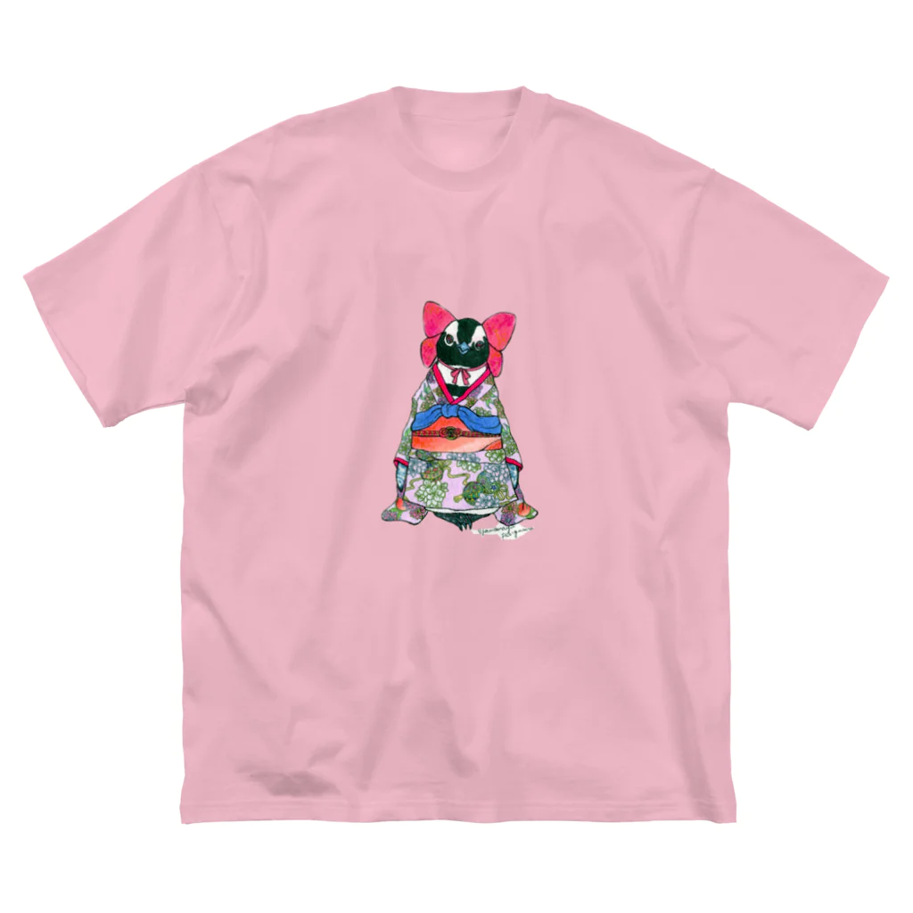 ヤママユ(ヤママユ・ペンギイナ)の着物ぺんぎん―ケープと桃― Big T-Shirt