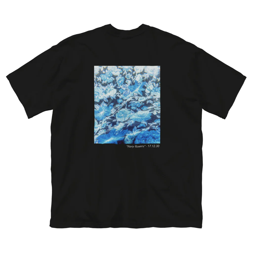 odebu_chan_dayoのNavy flowers ビッグシルエットTシャツ