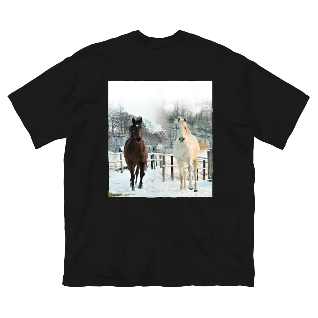 SHOP HAPPY HORSES（馬グッズ）の雪遊び Big T-Shirt