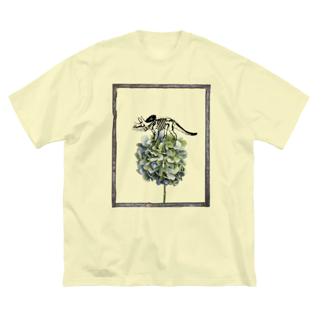 tottoのトリケラトプス骨格と紫陽花 ビッグシルエットTシャツ