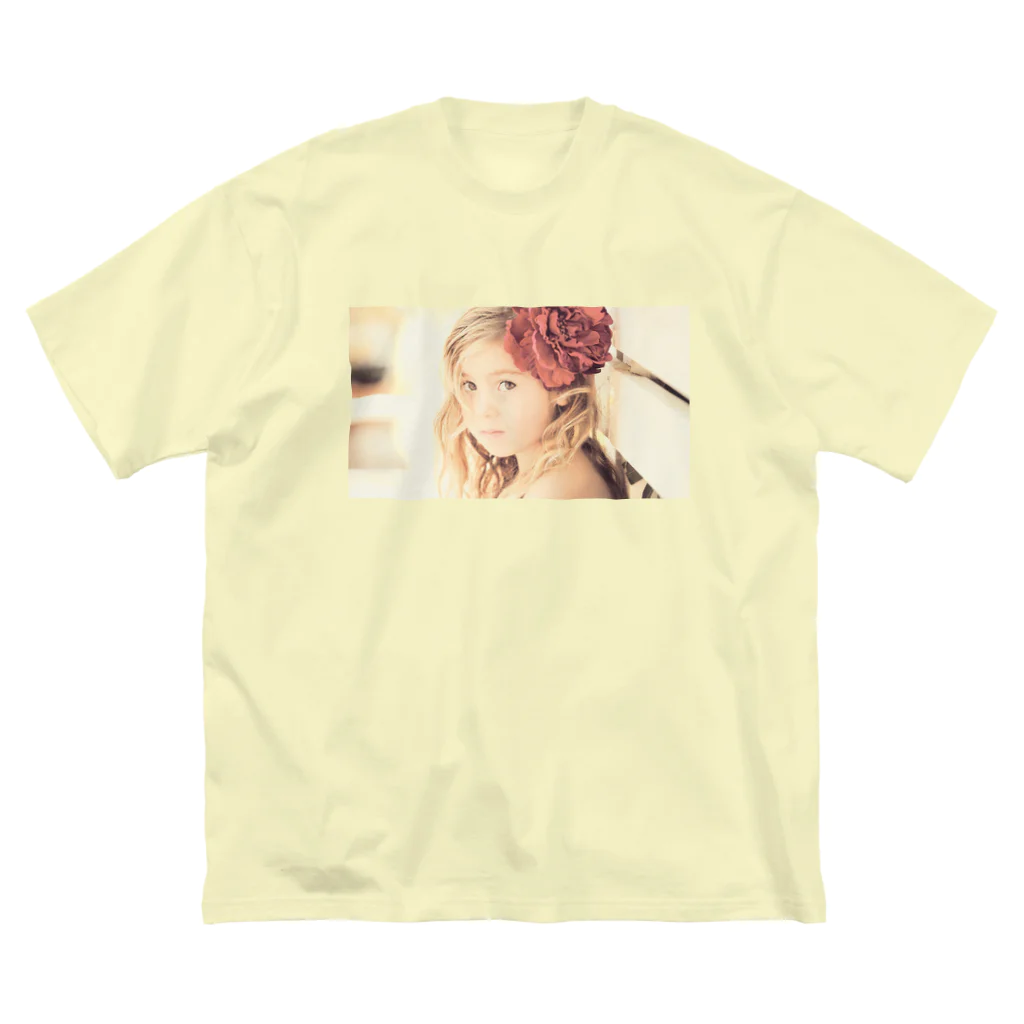 poppy22のセピアなフラワーガール Big T-Shirt