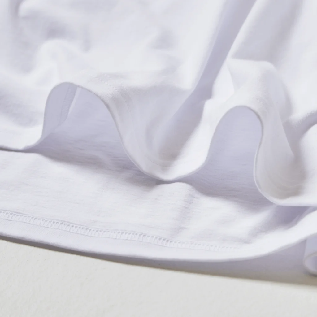 ari designの入道雲と歌川国芳の鯨（ちょっぴり派手バージョン） ビッグシルエットTシャツの裾