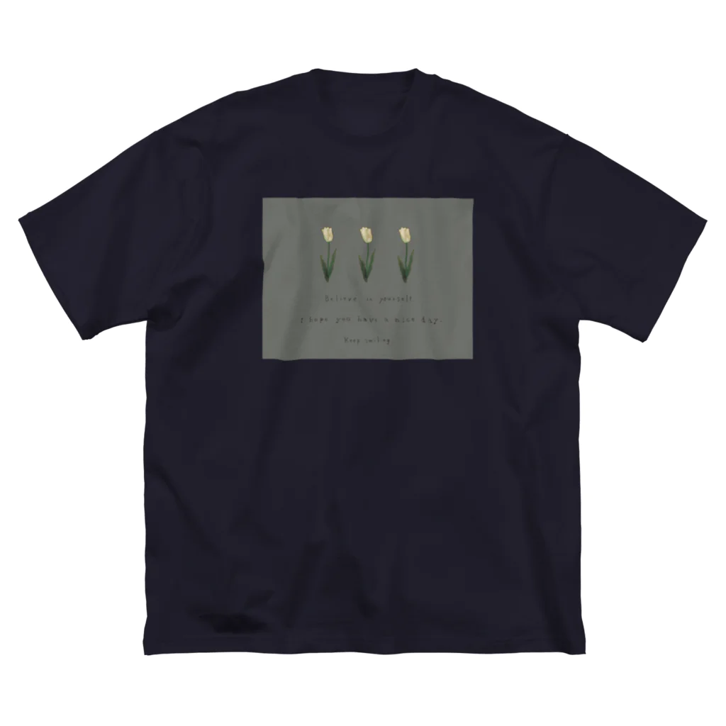 rilybiiのKhaki gray × Cream three tulip ビッグシルエットTシャツ