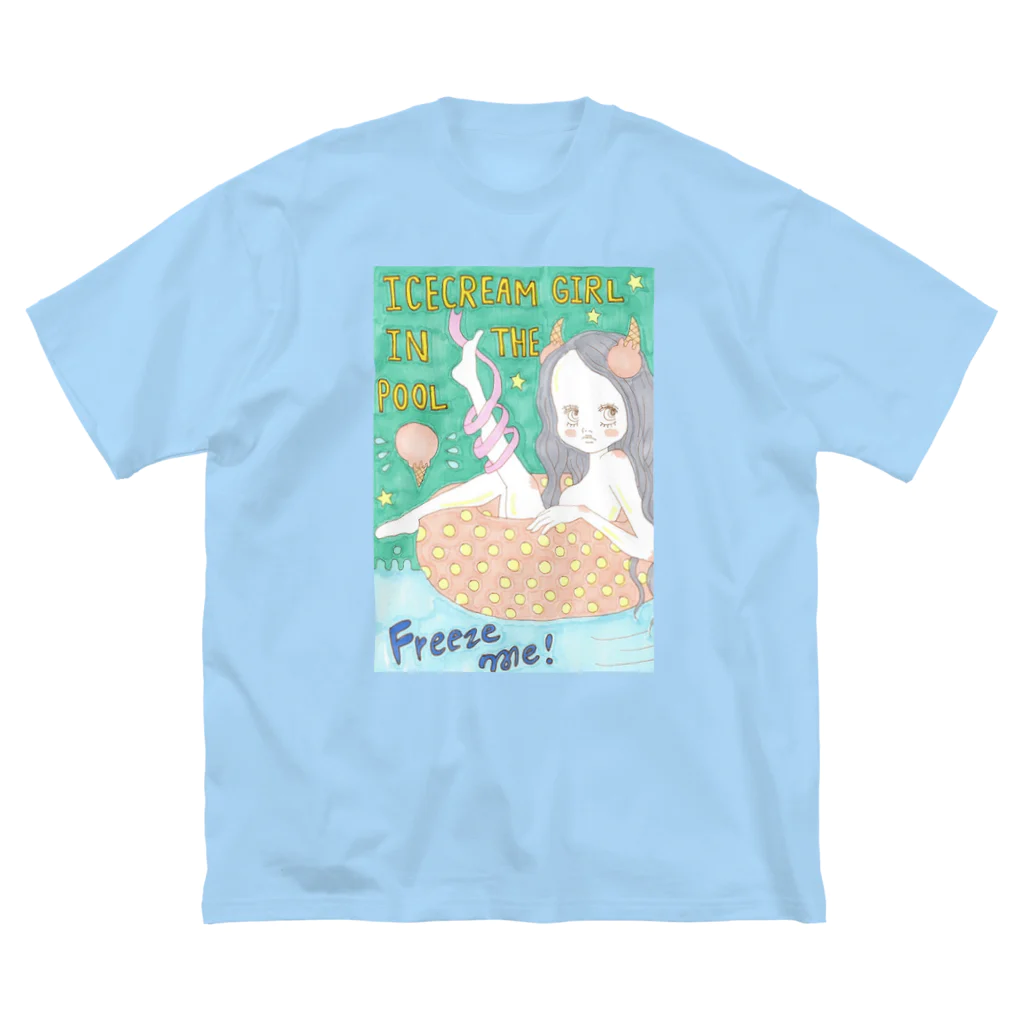 kaoru_littieのIce cream girl in the pool            Big T-Shirt