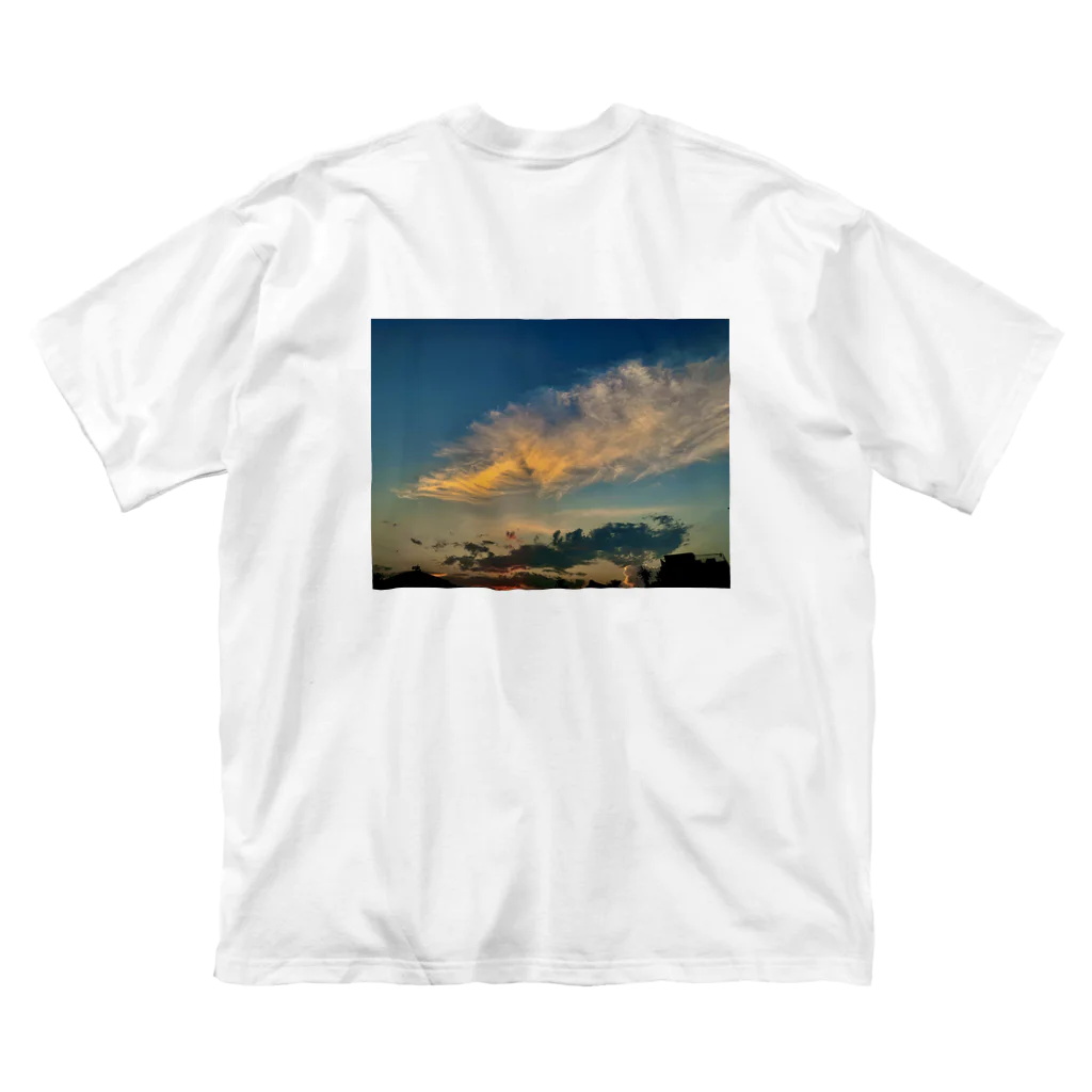 バイポーラーショップの梅雨明けと夏空の始まり Big T-Shirt