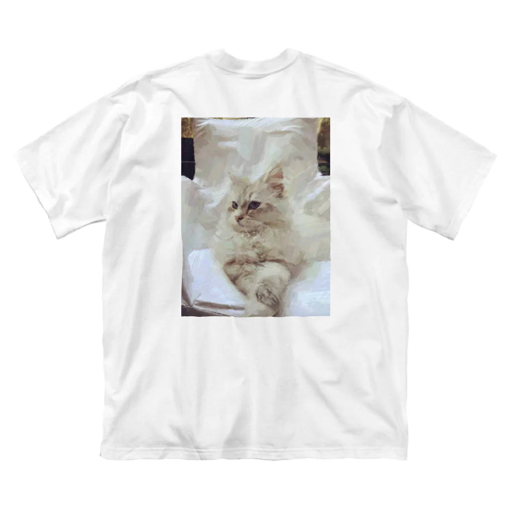 Maarjaara_Maarjaaraの白い猫と白い椅子 Big T-Shirt