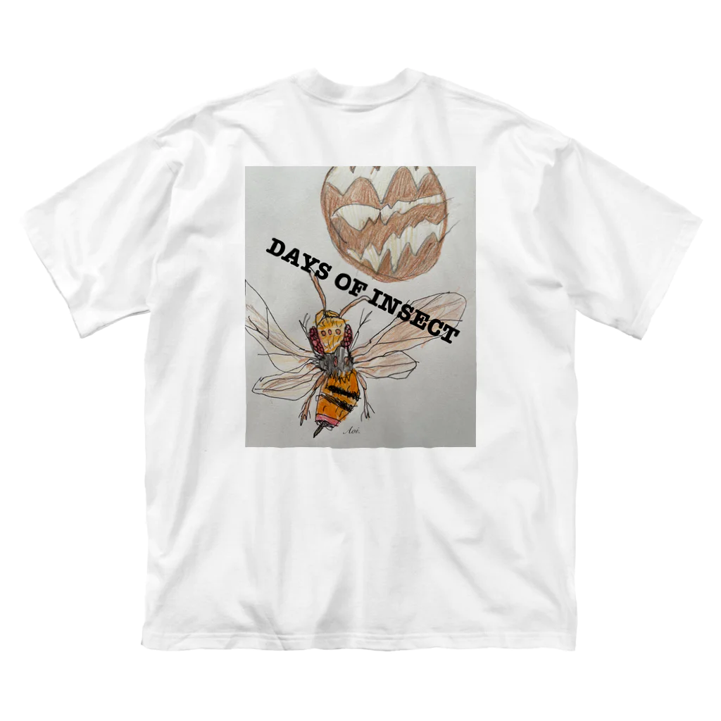 DAYS OF INSECTのこっちを見てるオオスズメバチ！ ビッグシルエットTシャツ