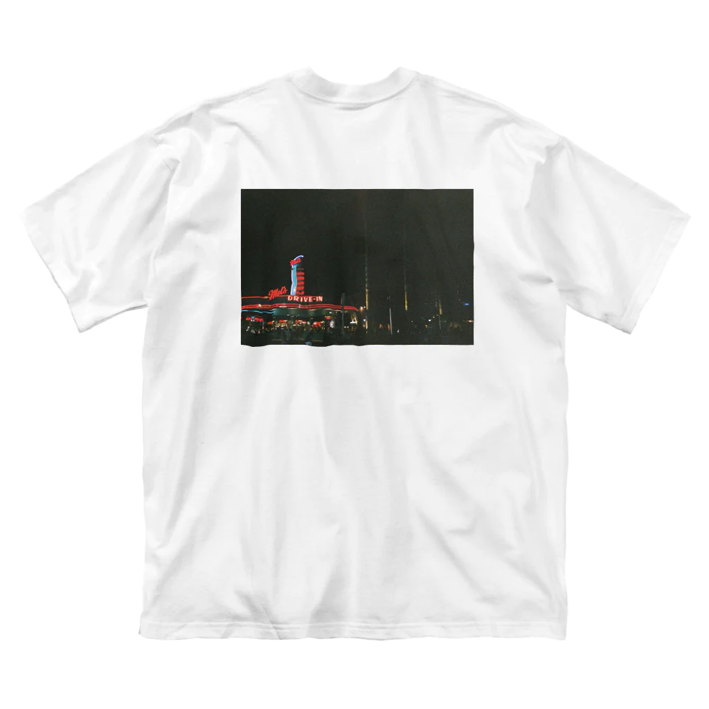 チルTショップのThe American Diner（Back Print) ビッグシルエットTシャツ