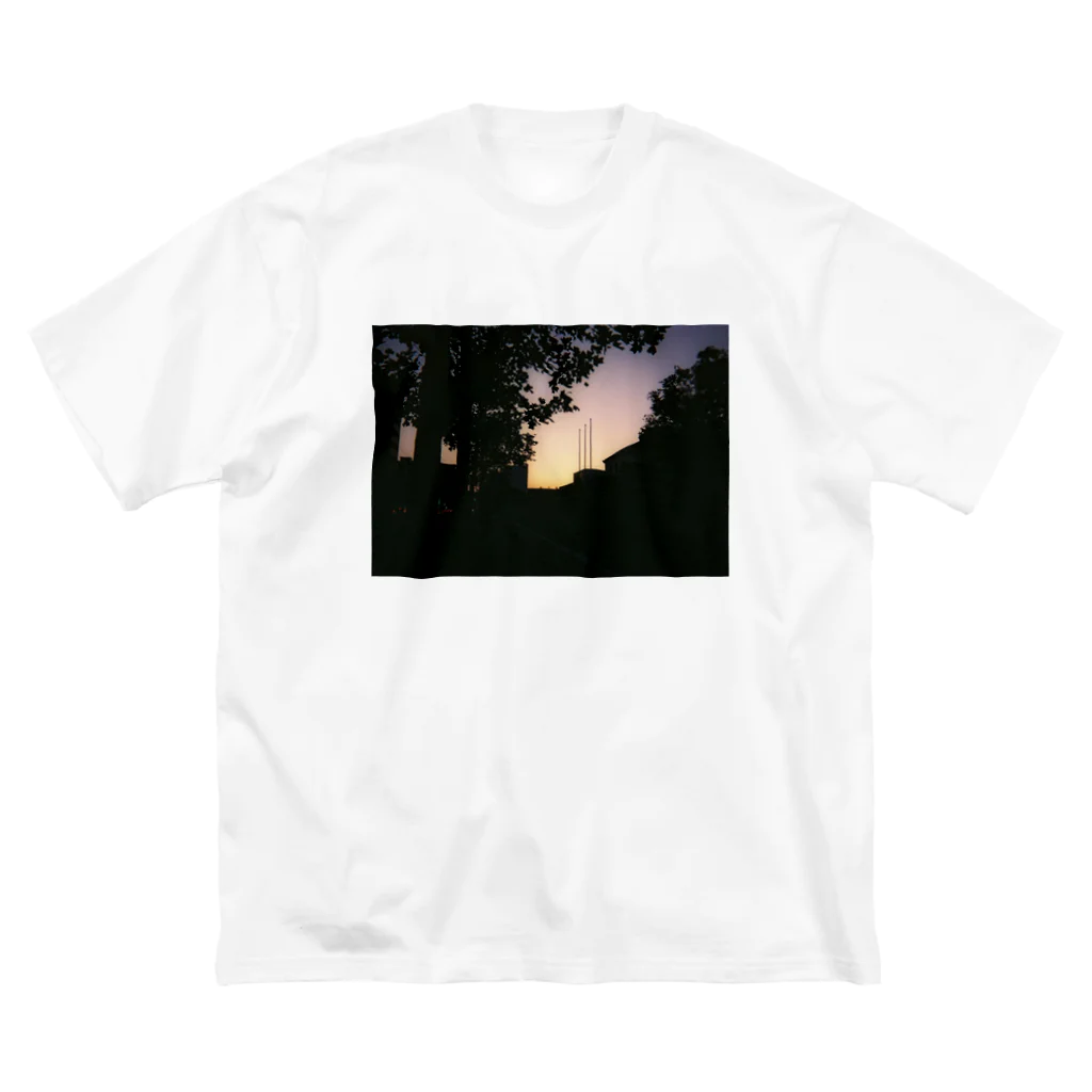 かえら🌏🃏🧸の夕焼け ビッグシルエットTシャツ