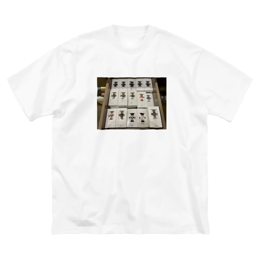 TV2050の在庫ありますか？ Big T-Shirt