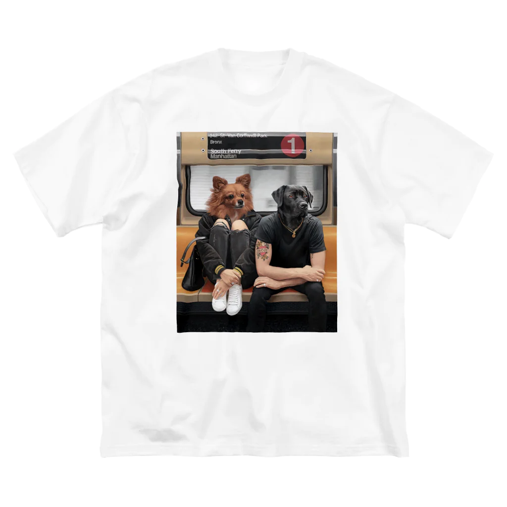 Mottan‘s Art Goods Shopの地下鉄の乗る　犬のカップル Big T-Shirt