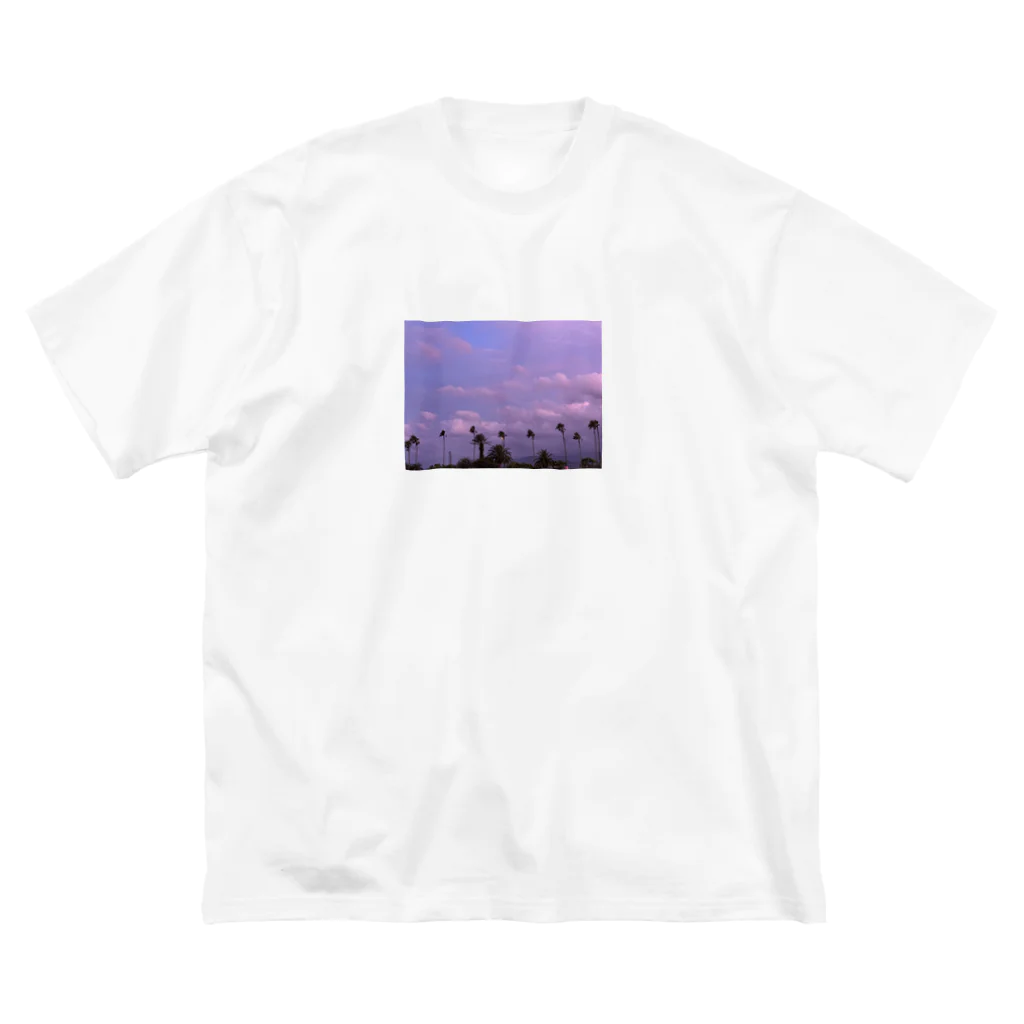 玉手箱の南国の冬空 Big T-Shirt