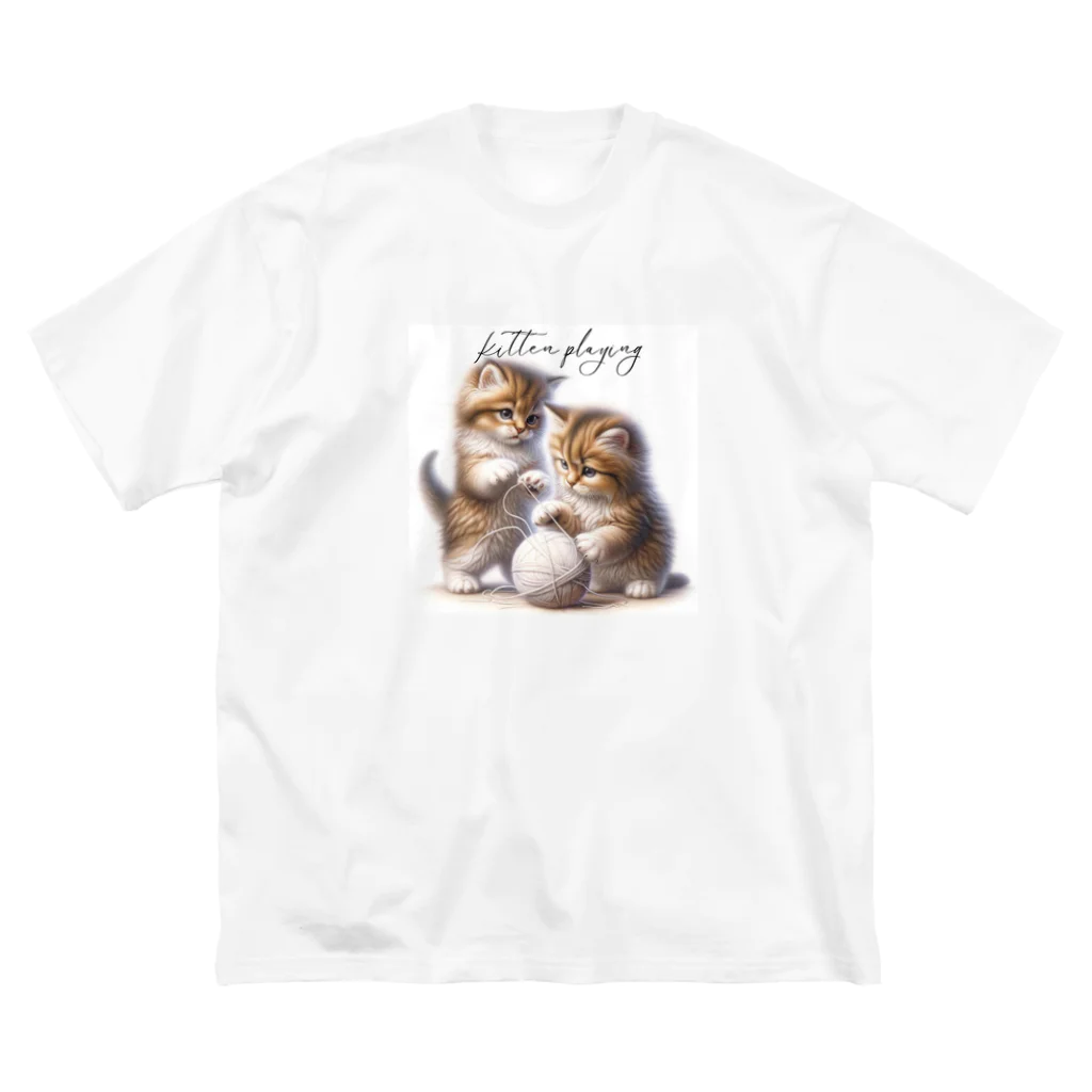 はんなり女史の毛糸玉と子猫 Big T-Shirt