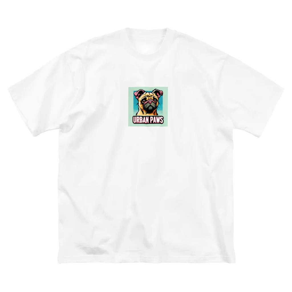 Urban pawsの情けない顔のパグチワワ「Urban paws」 ビッグシルエットTシャツ