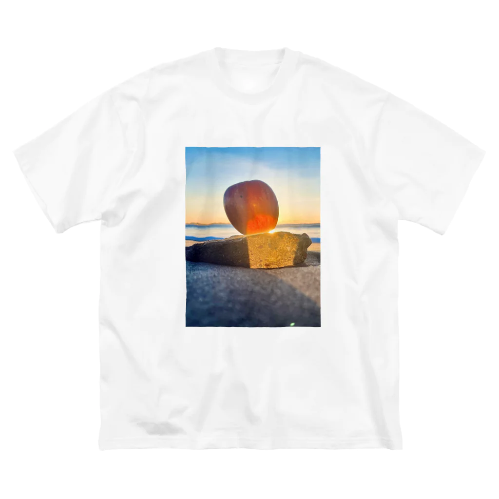 ARTPARTNERの 朝焼けのりんご　 ビッグシルエットTシャツ