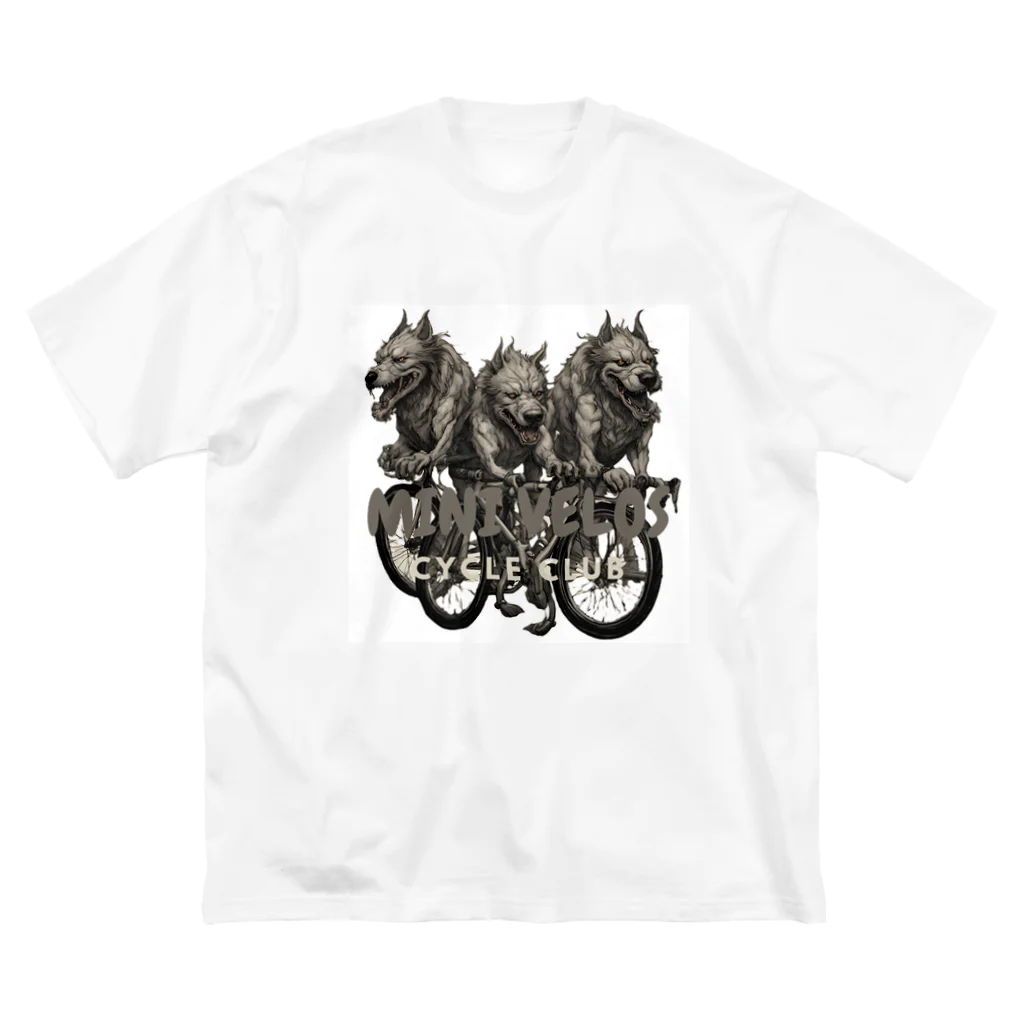 ebesのミニベロス Big T-Shirt