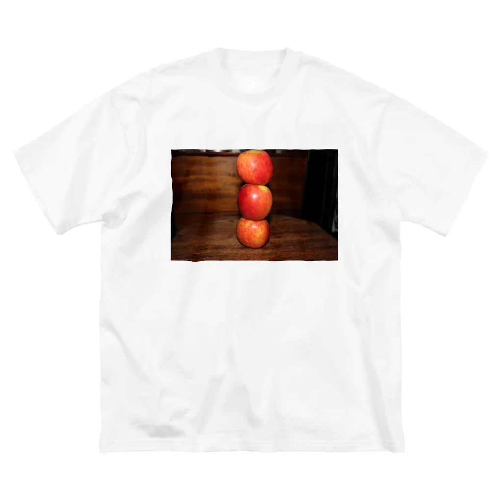 STELLAREOのリンゴ３酸さん ビッグシルエットTシャツ