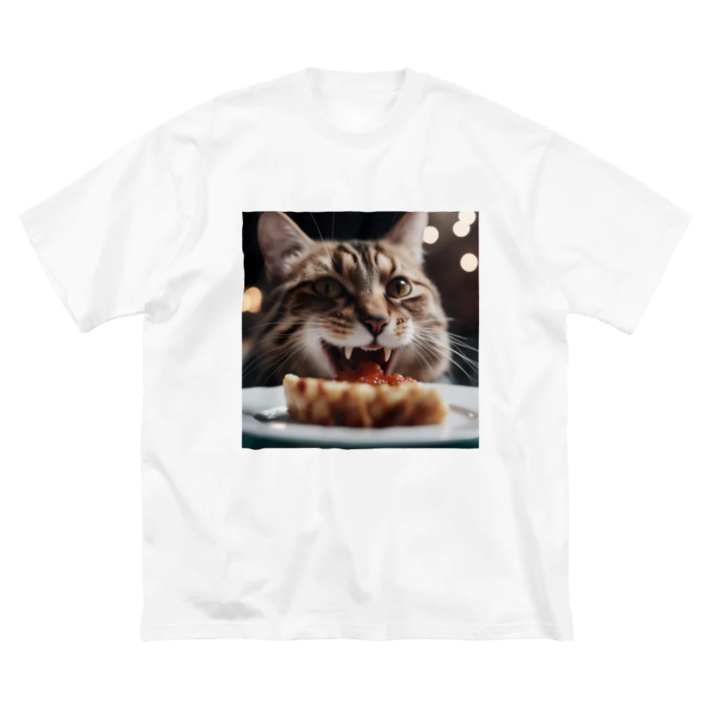 feliceのごはんを食べている猫 ビッグシルエットTシャツ