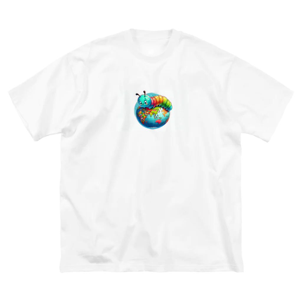 Bigstarの地球儀に乗ってる可愛い芋虫キャラクターです Big T-Shirt