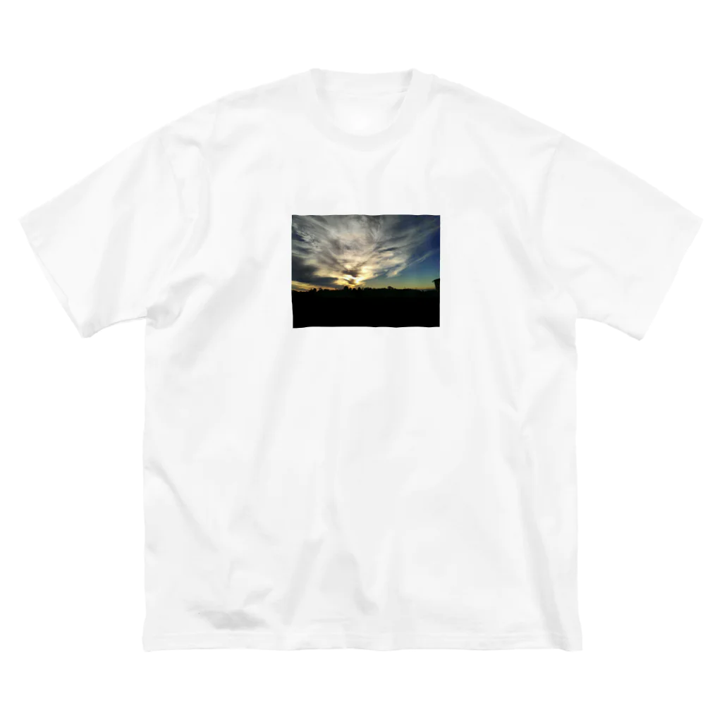 ニブイチ屋の凛々しい空 ビッグシルエットTシャツ