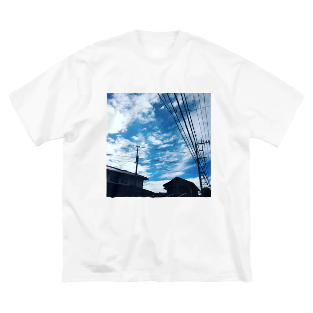 湘南の風景　 Seaside landscape at Shonan area in japanの電線のある風景 ビッグシルエットTシャツ