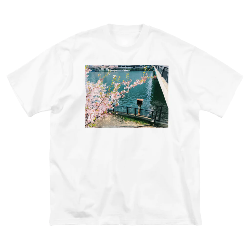 うさぎちゃんアイランドの葉桜天満橋 ビッグシルエットTシャツ