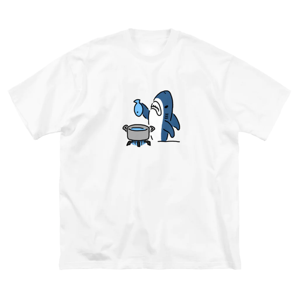 サメ わりとおもいの魚を茹でるサメ Big T-Shirt