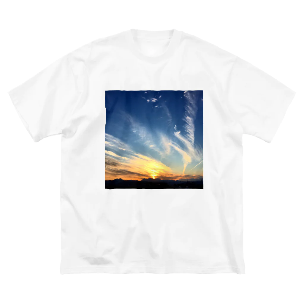 GOHANNDESUYOの夕焼け小焼け Big T-Shirt