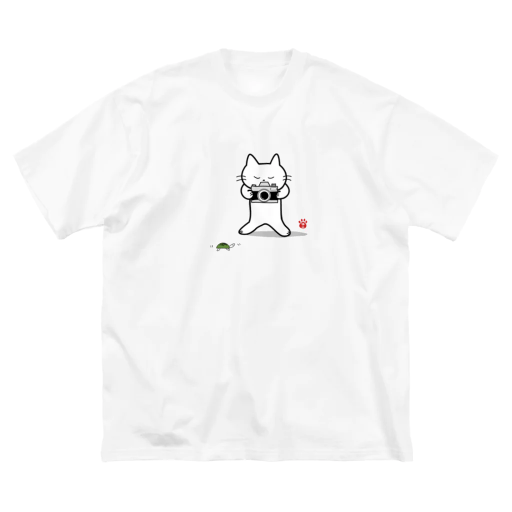 satoharuのカメラで亀を撮る猫山さん ビッグシルエットTシャツ