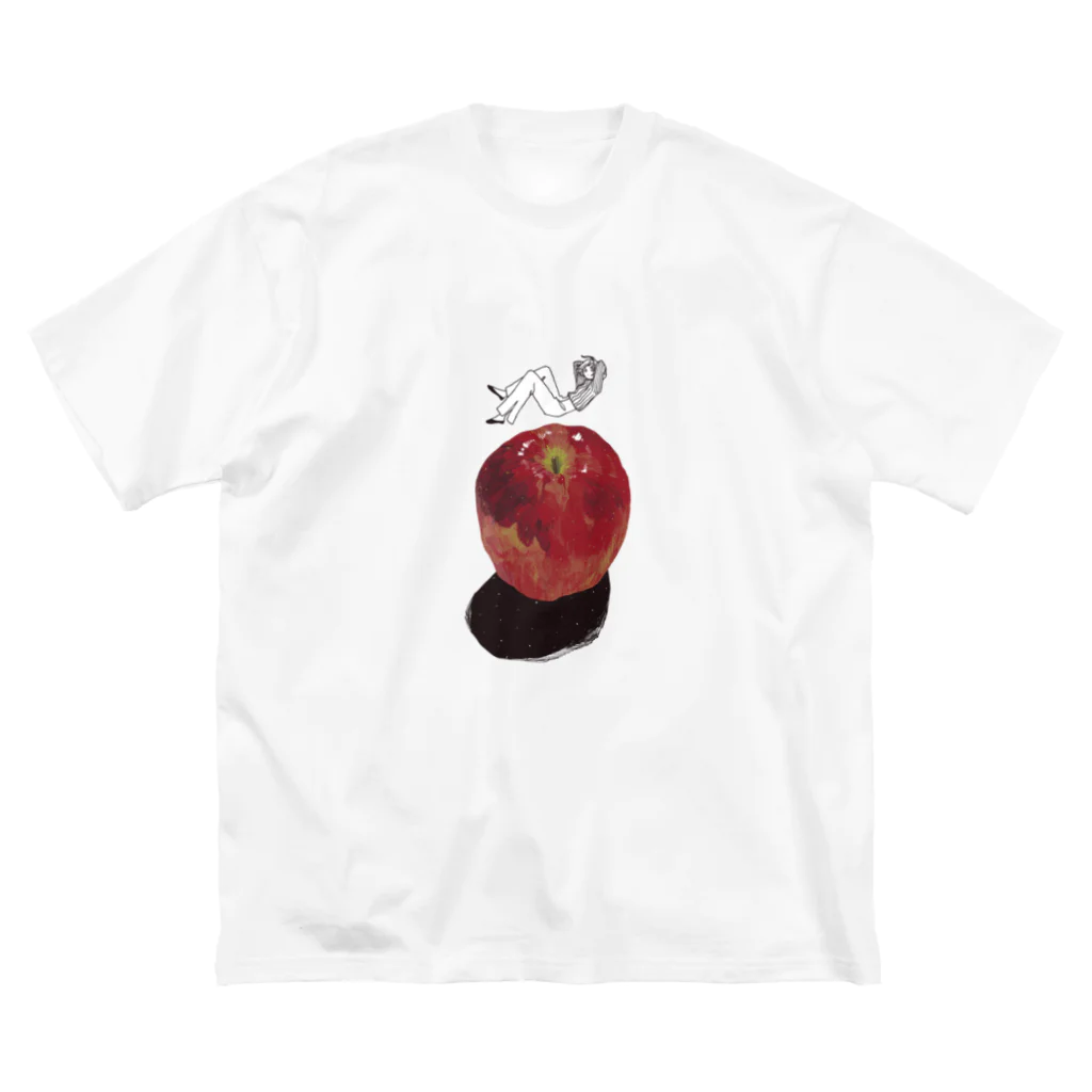 ヨシダモモカのapple Big T-Shirt