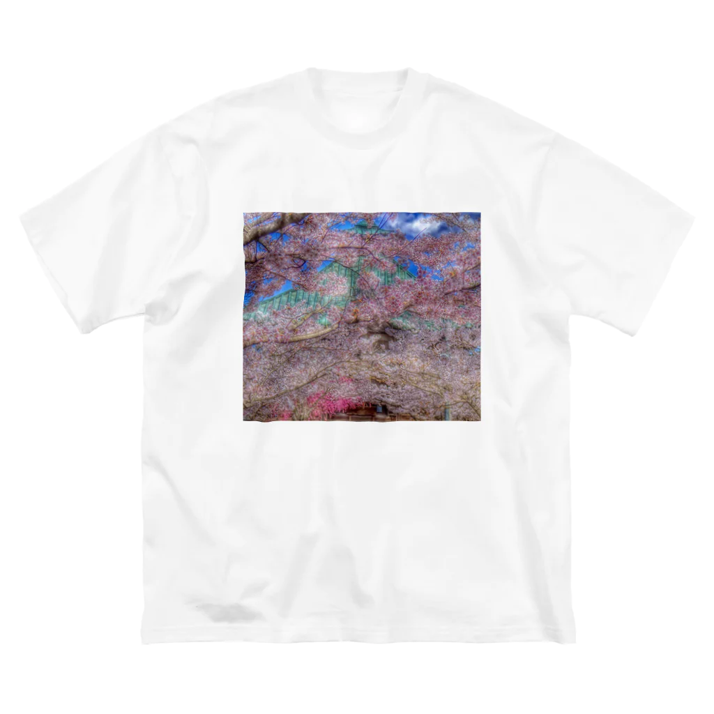 みぅ福島の桜の景色　青空の春鐘突き堂 Big T-Shirt