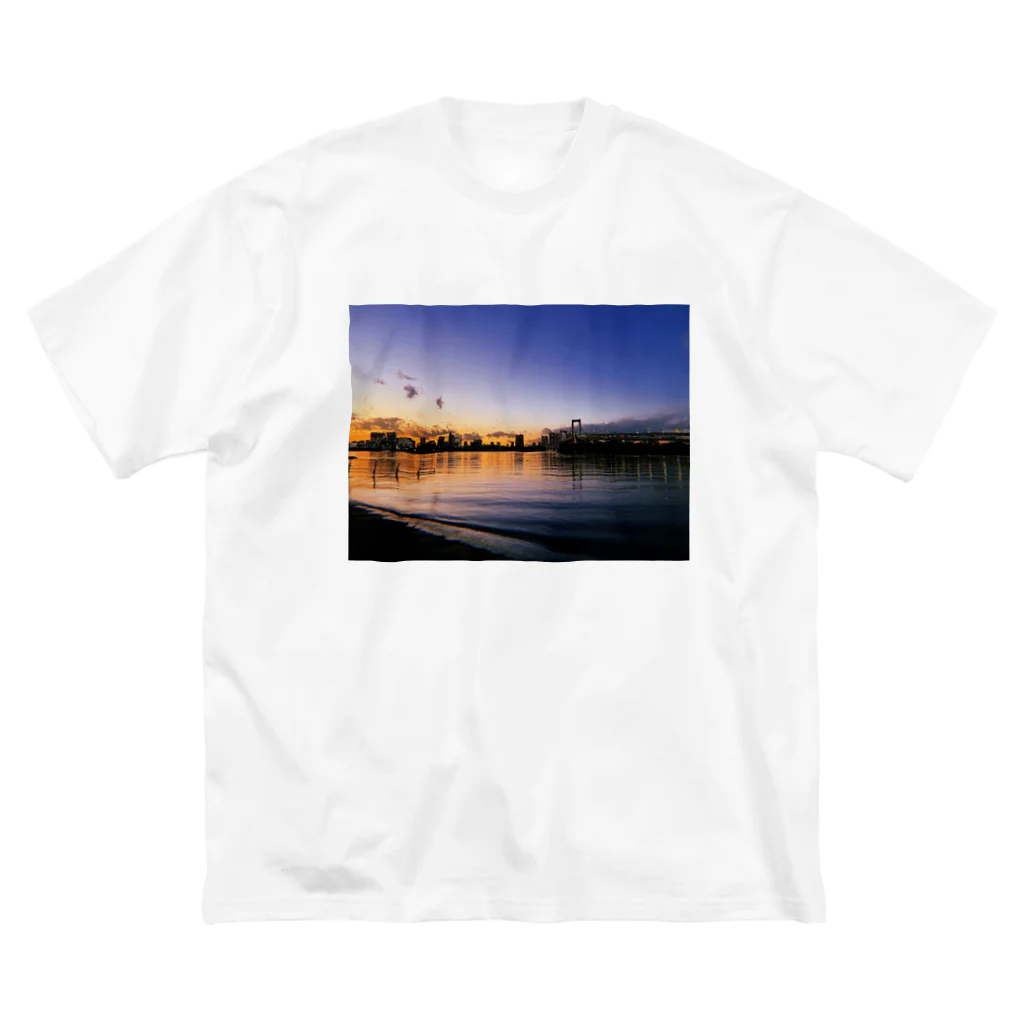 ま、の東京の夕方 ビッグシルエットTシャツ