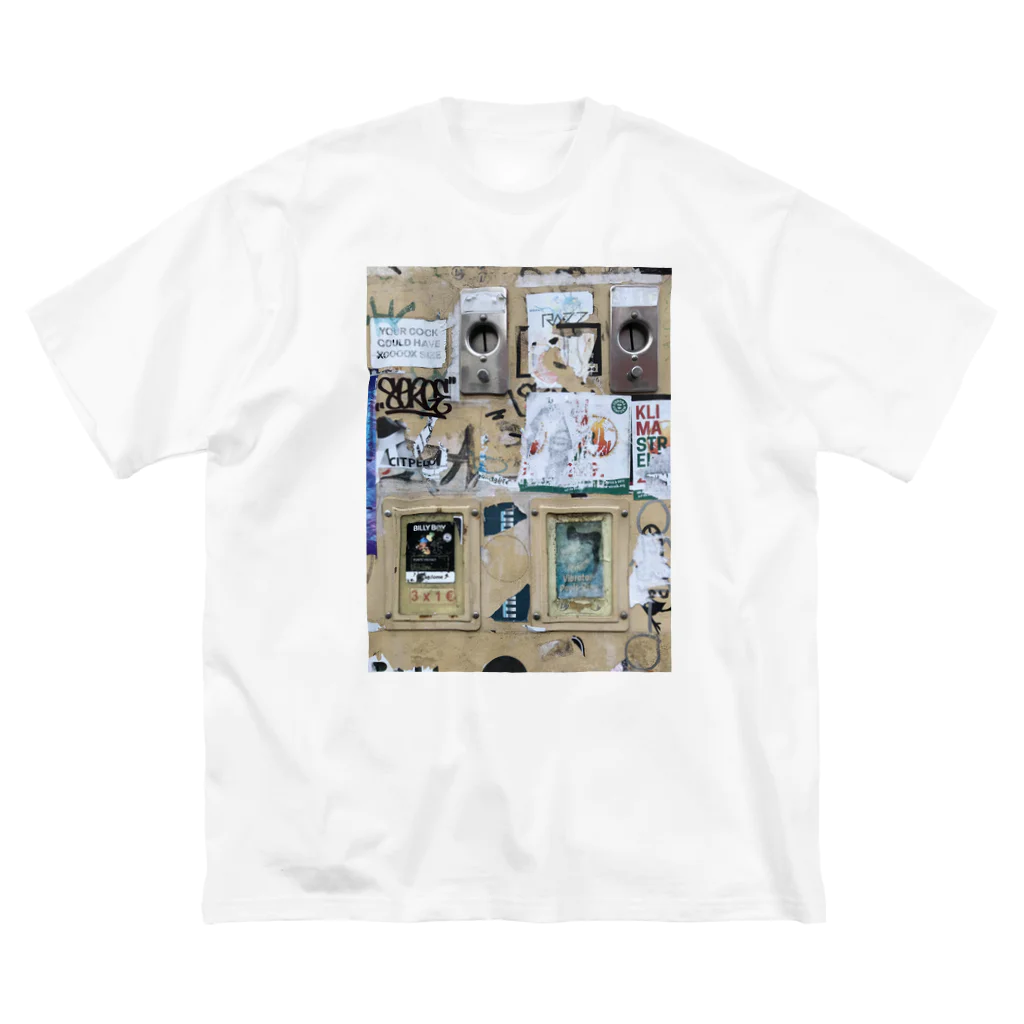 諸行無常店 IMPERMANENCE STOREのベルリン街ガチャ大人編 Big T-Shirt