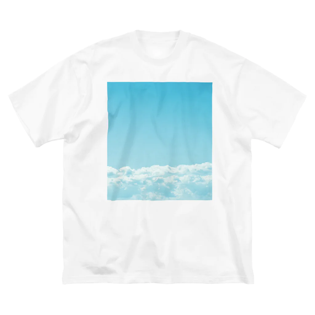 おみつ@くまこ堂🐻の窓からくまこ―青空と雲編 ビッグシルエットTシャツ