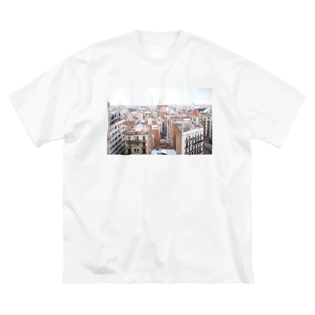 aoitravelのサグラダファミリアから見たスペインの街 Big T-Shirt