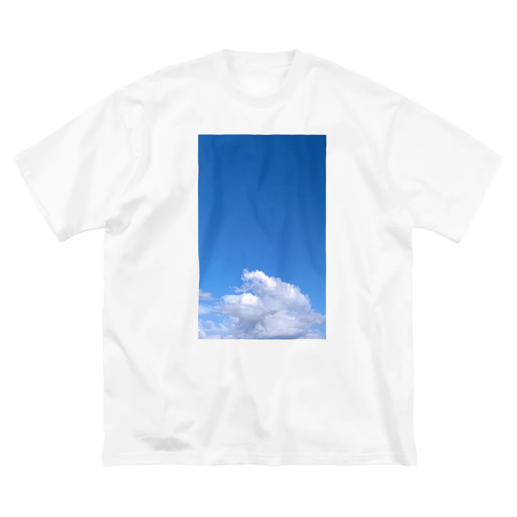 シンプル屋さんの青い空と白い雲 Big T-Shirt