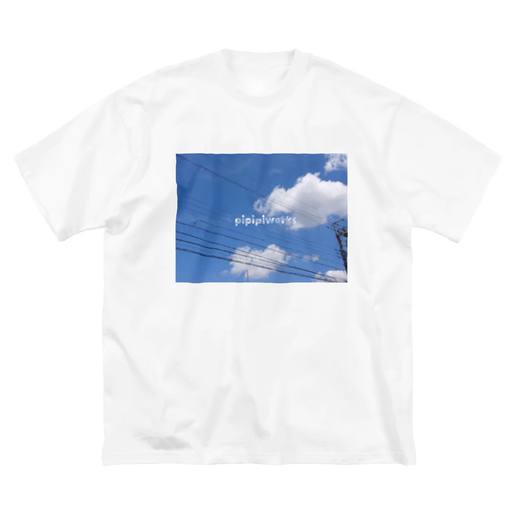 ぴぴぴ わーくすの青空と電線のTシャツ ビッグシルエットTシャツ