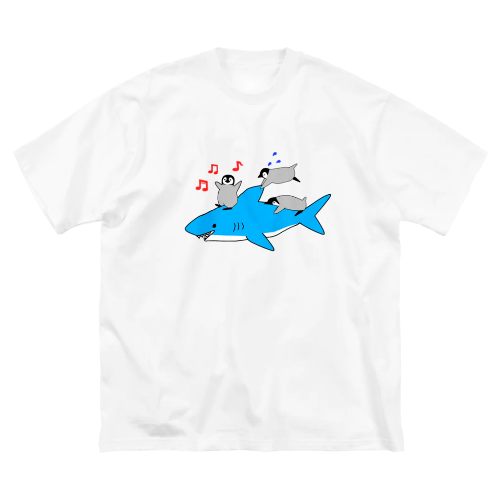 PGcafe-ペンギンカフェ-のサメと戯れるペンギンズ ビッグシルエットTシャツ