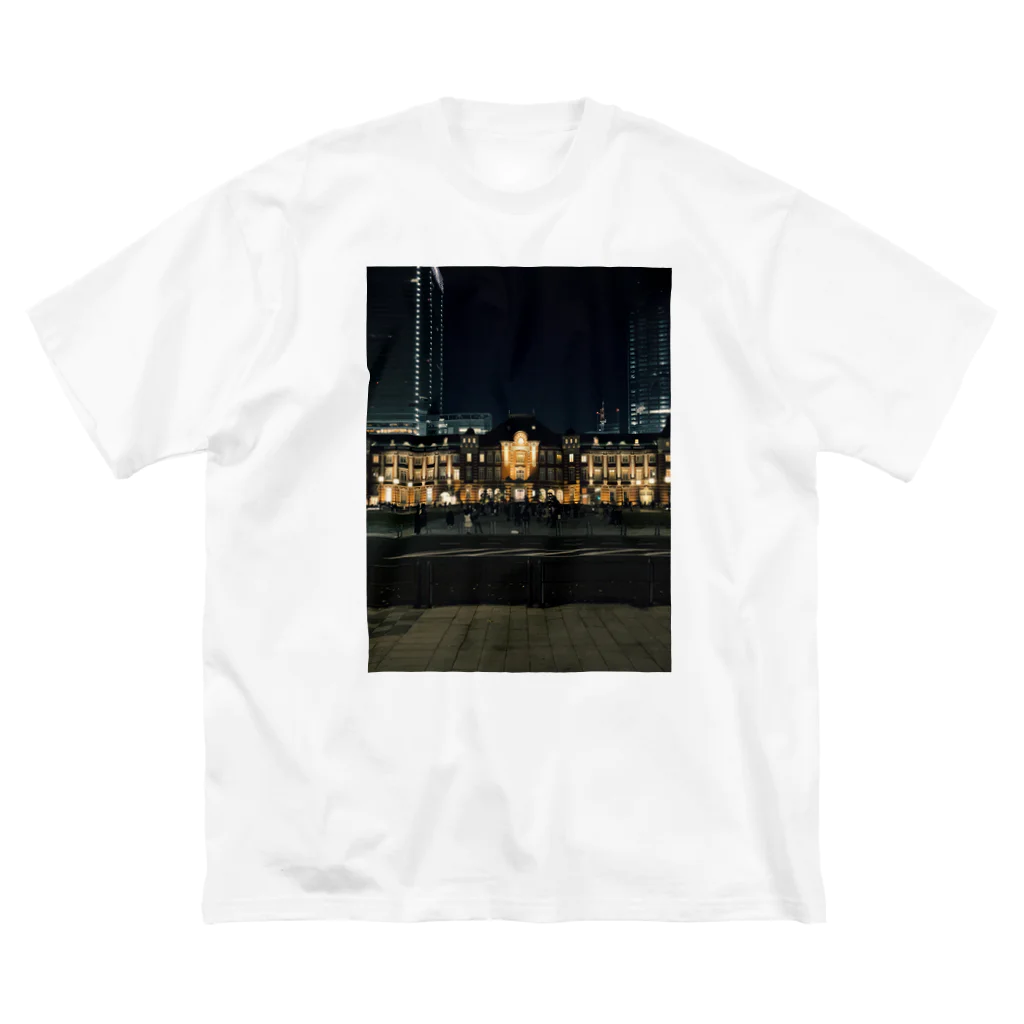 Sumaの夜の東京駅 Big T-Shirt