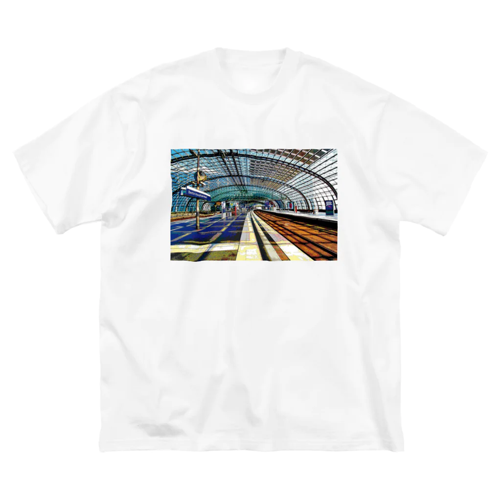 GALLERY misutawoのドイツ ベルリン中央駅のホーム Big T-Shirt