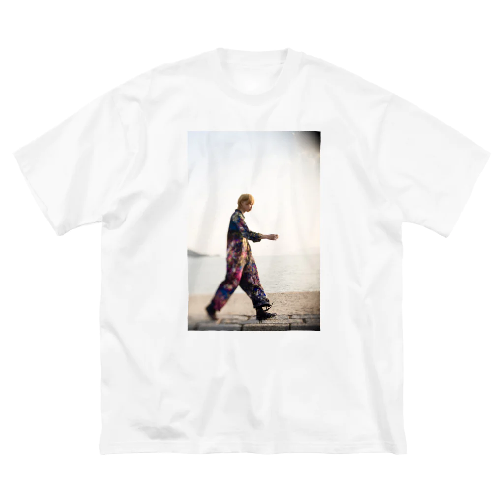 Ryuichi Matsuokaの「アートと歩いていく」Tシャツ Big T-Shirt