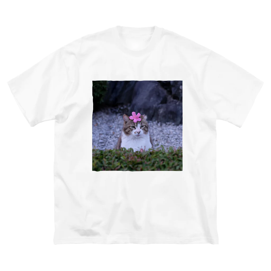 capybaraparadiseのコロちゃん お花ver ビッグシルエットTシャツ