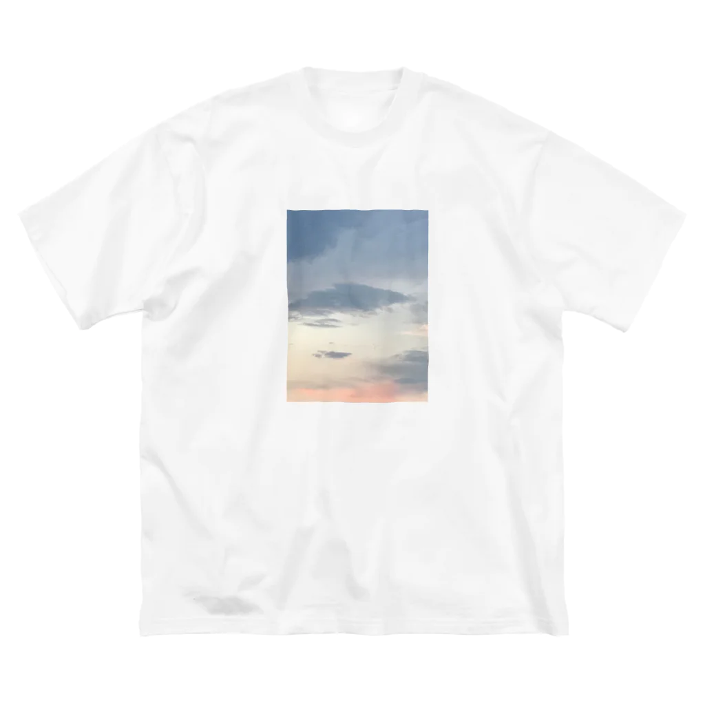 私の家から見える空の空の彩り Big T-Shirt