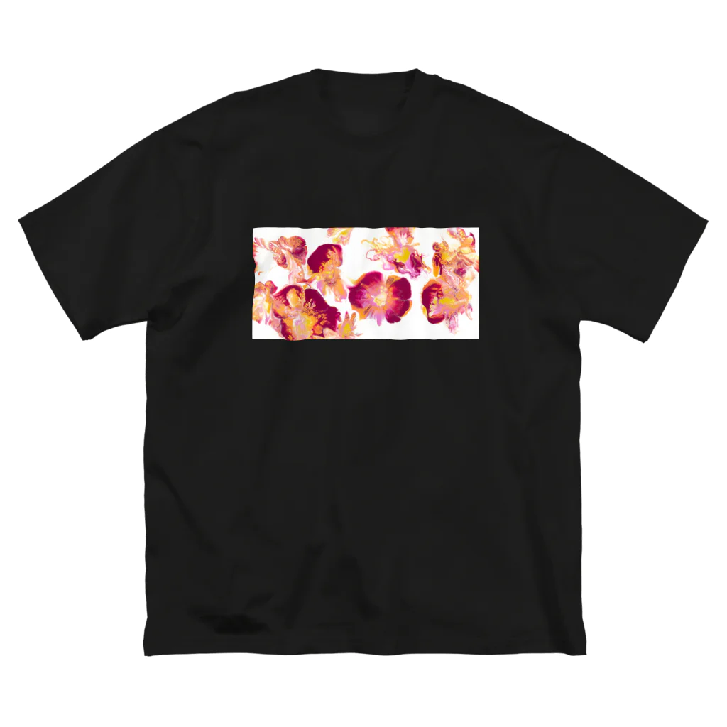 天宮エリカのred pansy Big T-Shirt