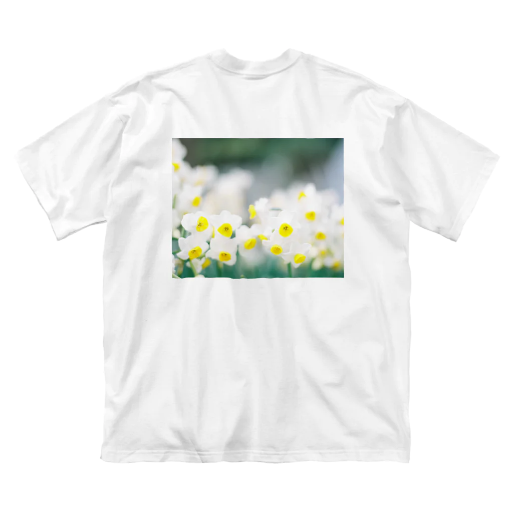 RZ67 Film Photo Galleryの「水仙」 KODAK PORTRA 400 ビッグシルエットTシャツ