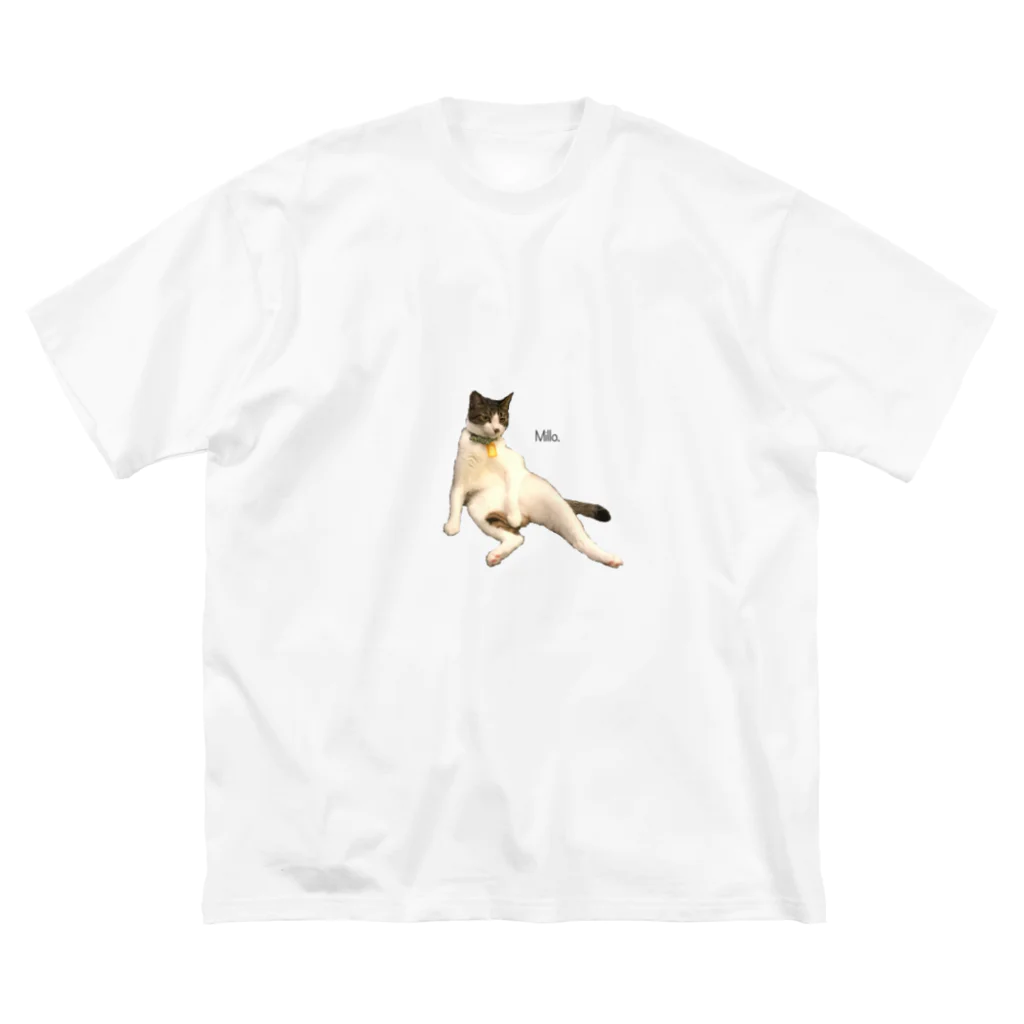 猫カフェ ぶぅたんグッズショップのミロくんおじさん座り Big T-Shirt