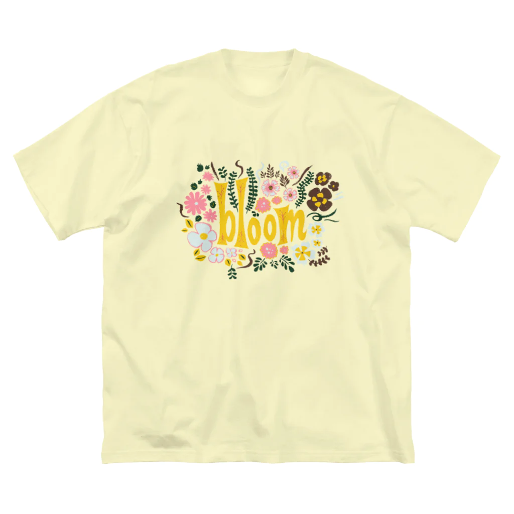 IZANAMI by Akane Yabushitaの🌸 満開の花束（イエロー） ビッグシルエットTシャツ