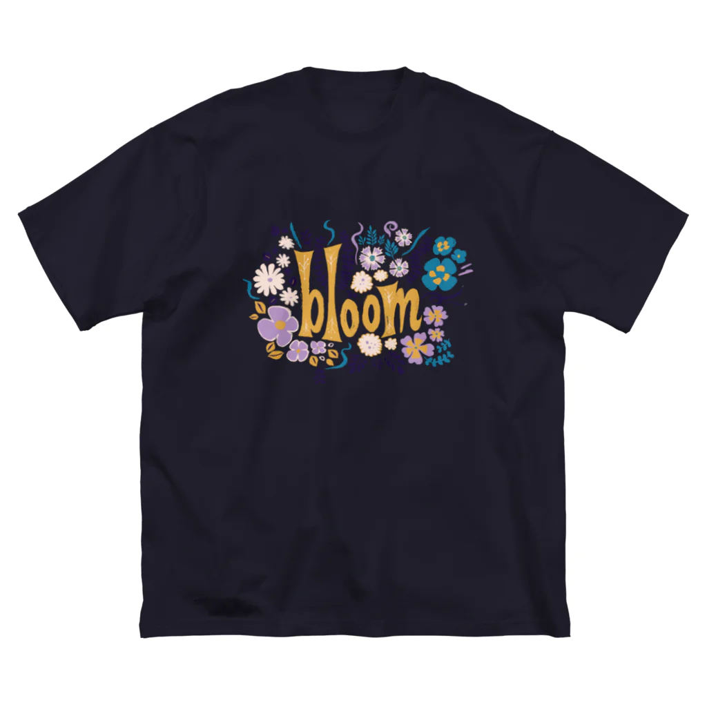 IZANAMI by Akane Yabushitaの🌸 満開の花束（トロピカル） Big T-Shirt